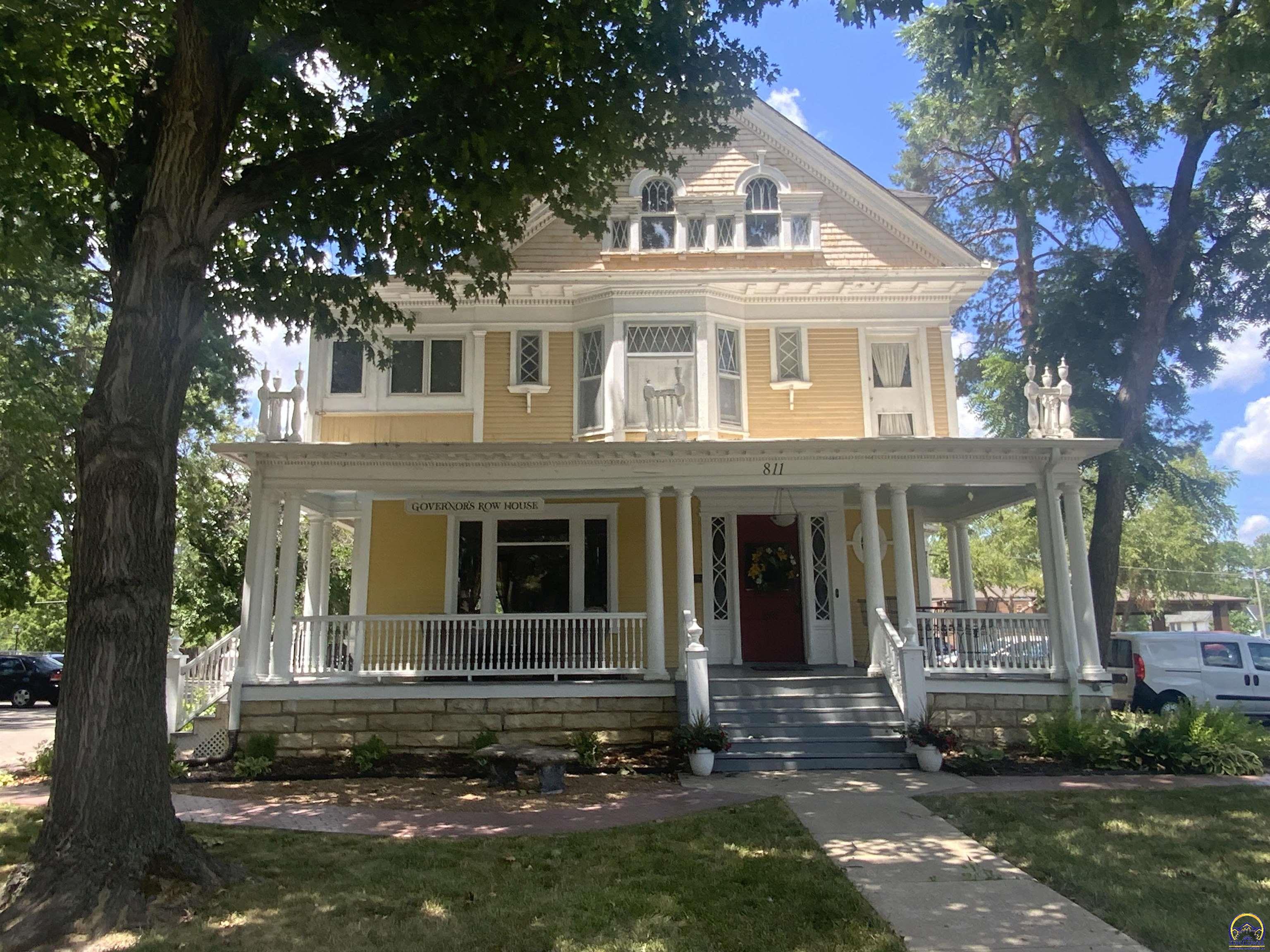 811 Southwest Buchanan Street Topeka, KS 66606 - Photo 2 of 37