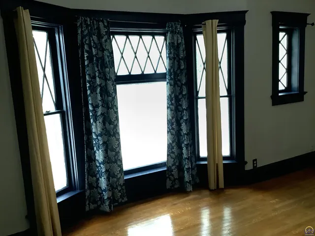 $459,777 | 811 Southwest Buchanan Street, Topeka, KS 66606