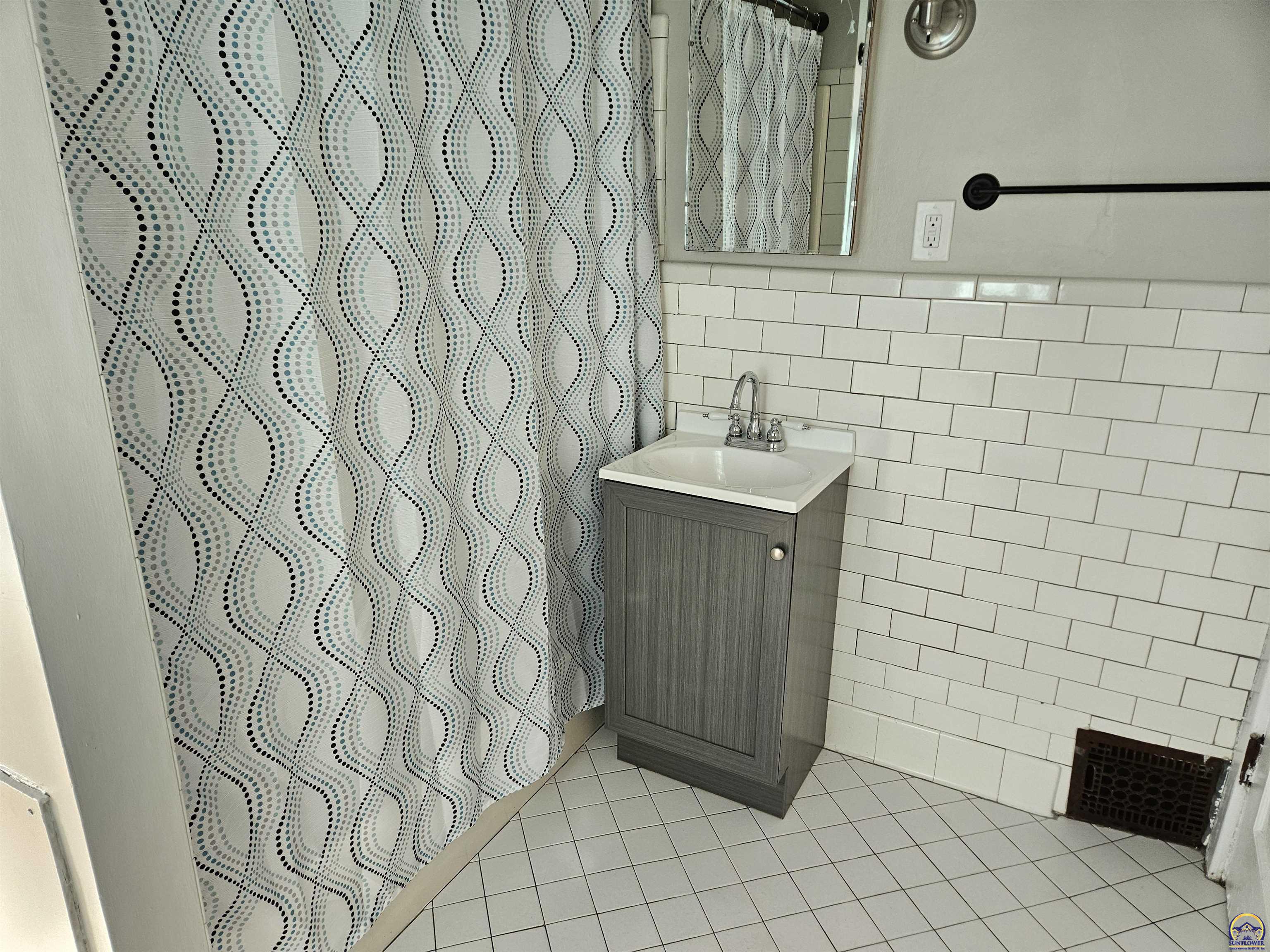 811 Southwest Buchanan Street Topeka, KS 66606 - Photo 25 of 37 Apt. 2