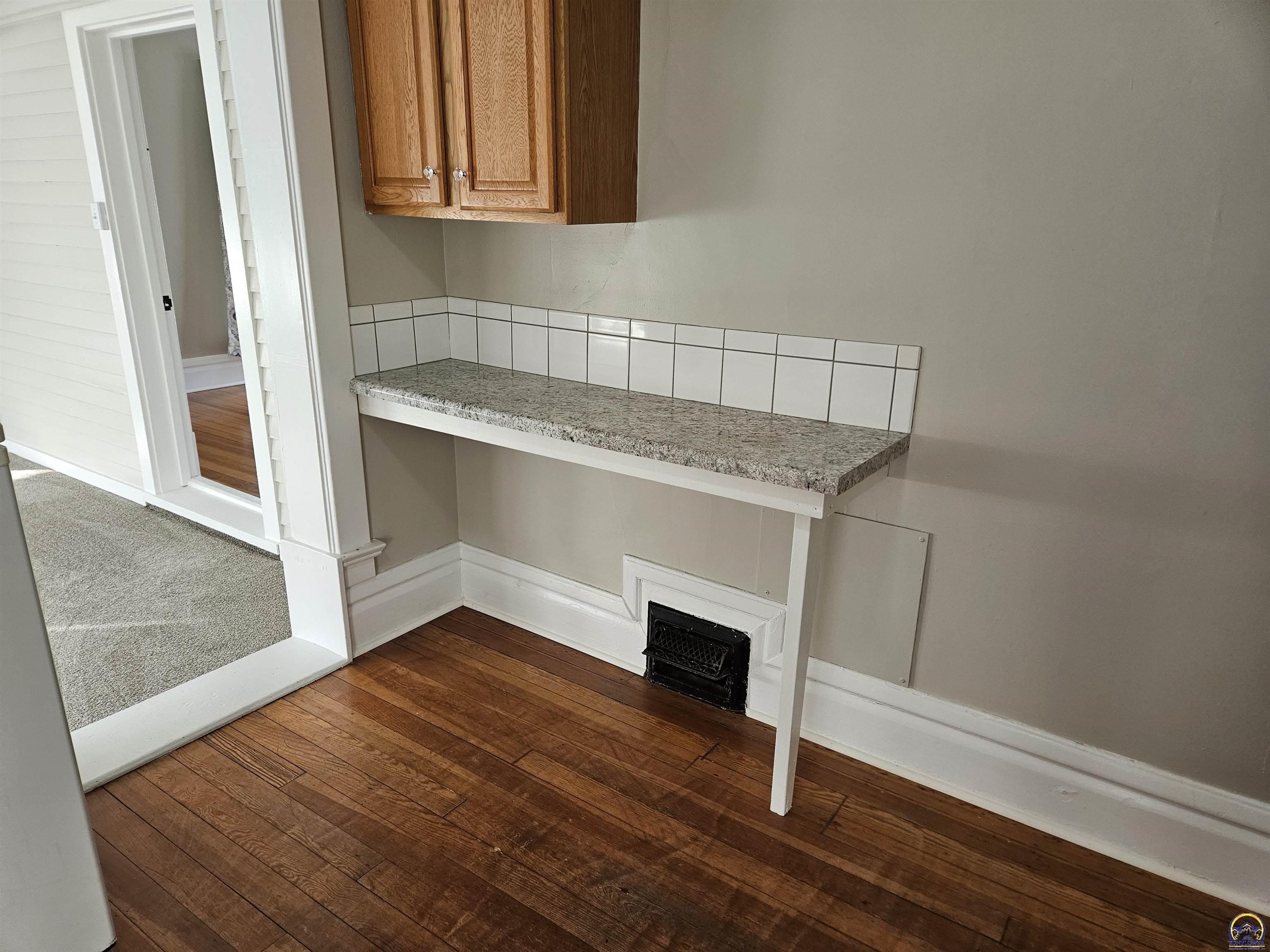 811 Southwest Buchanan Street Topeka, KS 66606 - Photo 30 of 37 Apt. 2