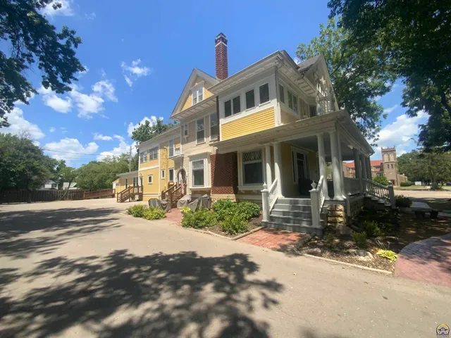 $459,777 | 811 Southwest Buchanan Street, Topeka, KS 66606