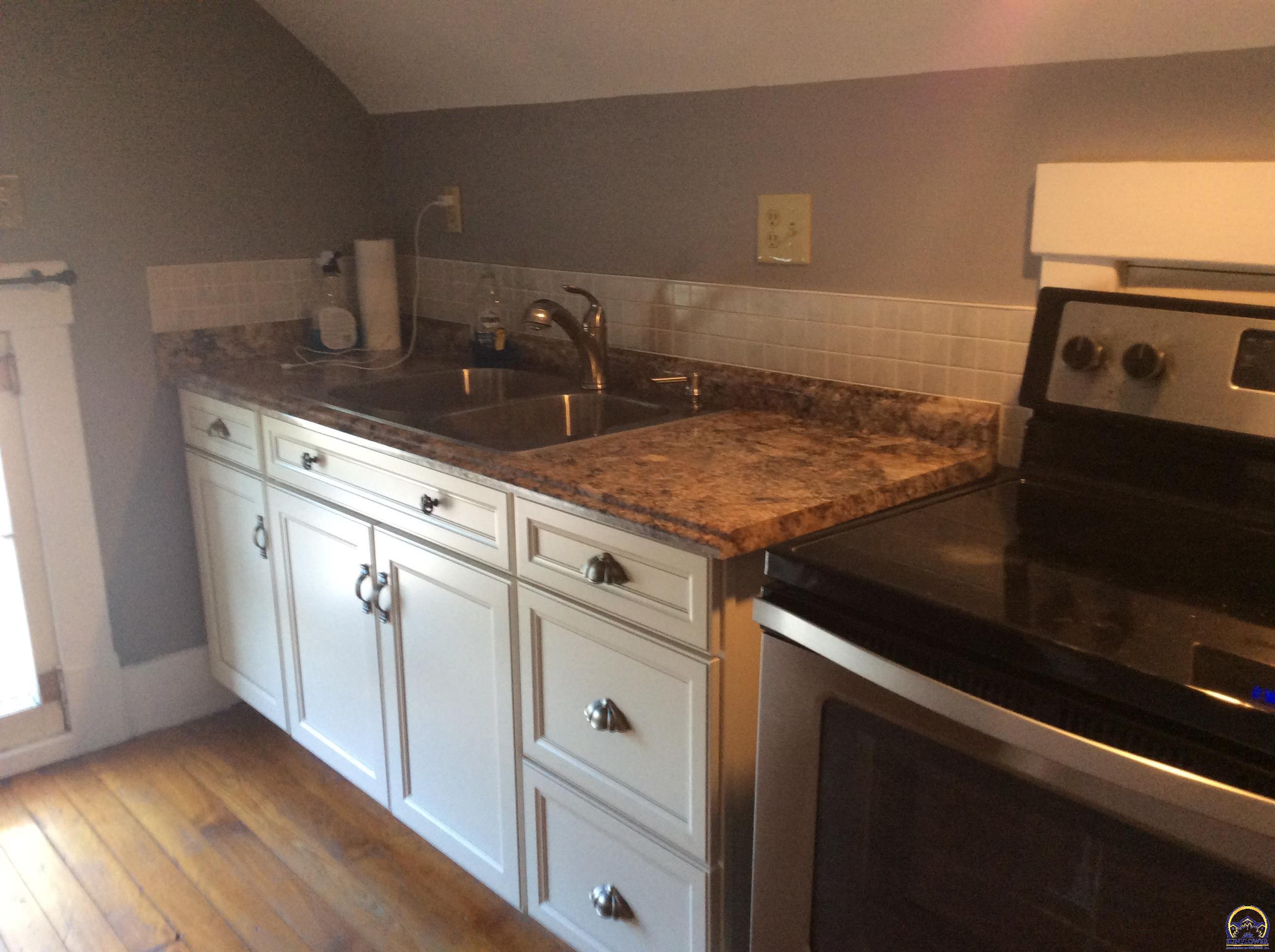 811 Southwest Buchanan Street Topeka, KS 66606 - Photo 33 of 37 Apt. 3