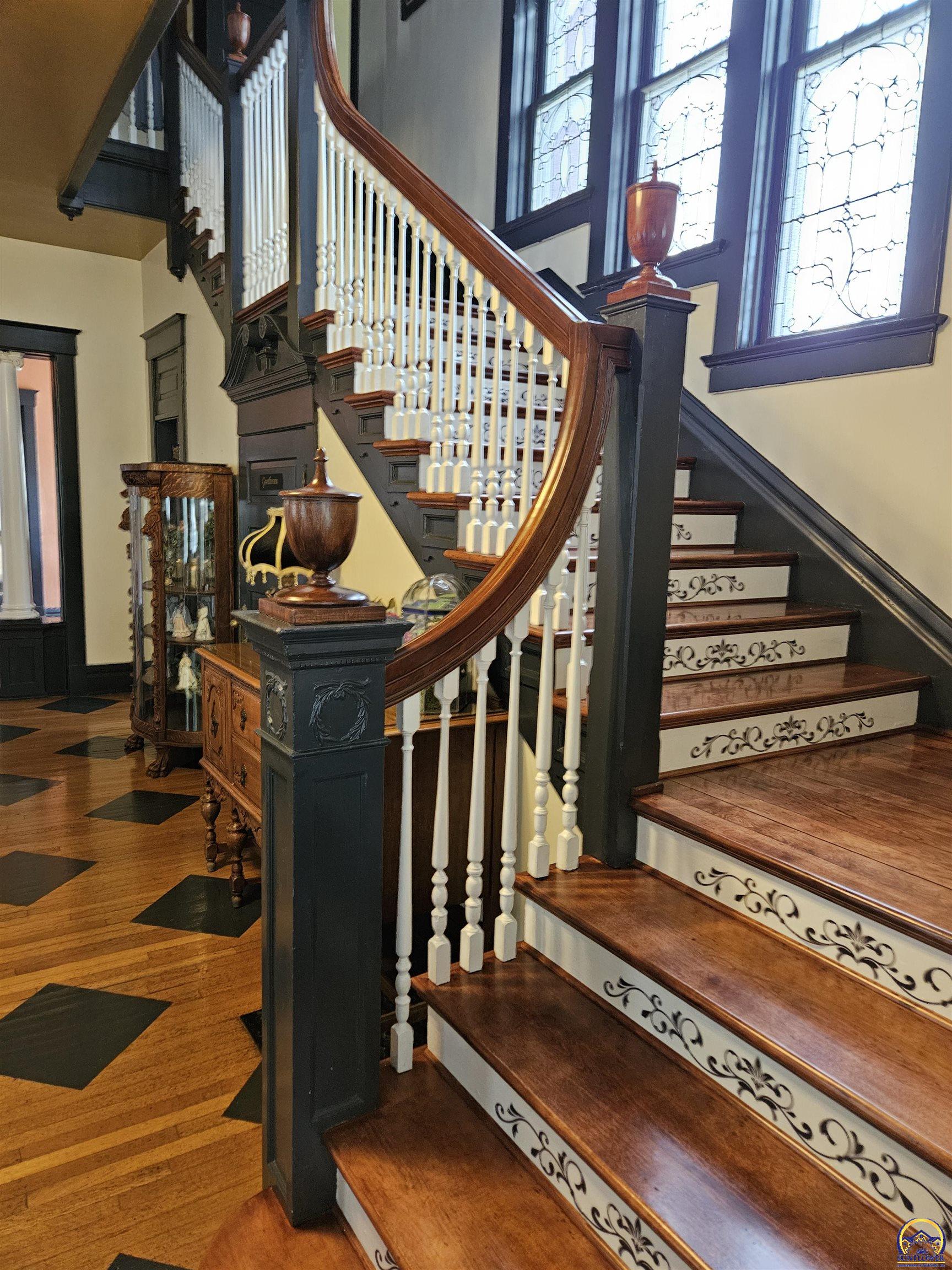 811 Southwest Buchanan Street Topeka, KS 66606 - Photo 4 of 37