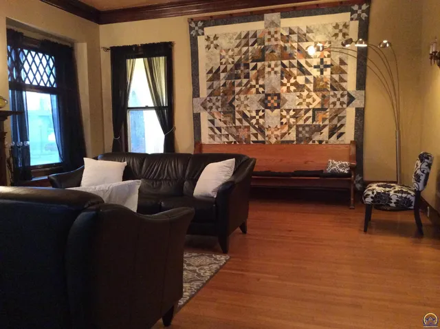 $459,777 | 811 Southwest Buchanan Street, Topeka, KS 66606