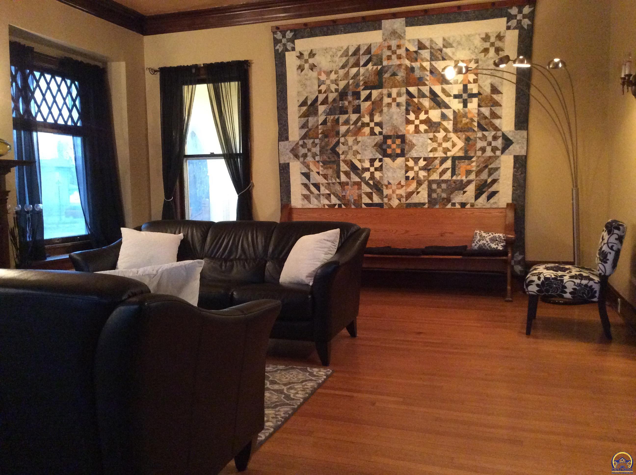 811 Southwest Buchanan Street Topeka, KS 66606 - Photo 6 of 37