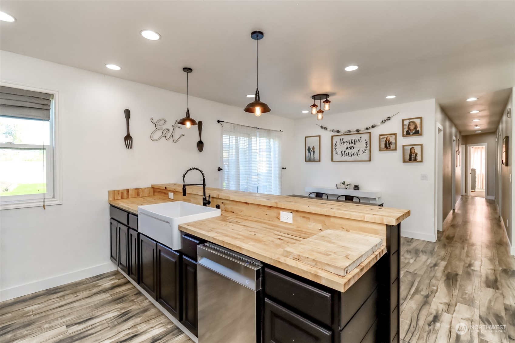 1355 McHugh Avenue Enumclaw, WA 98022 - Photo 13 of 35 a kitchen with sink and stove