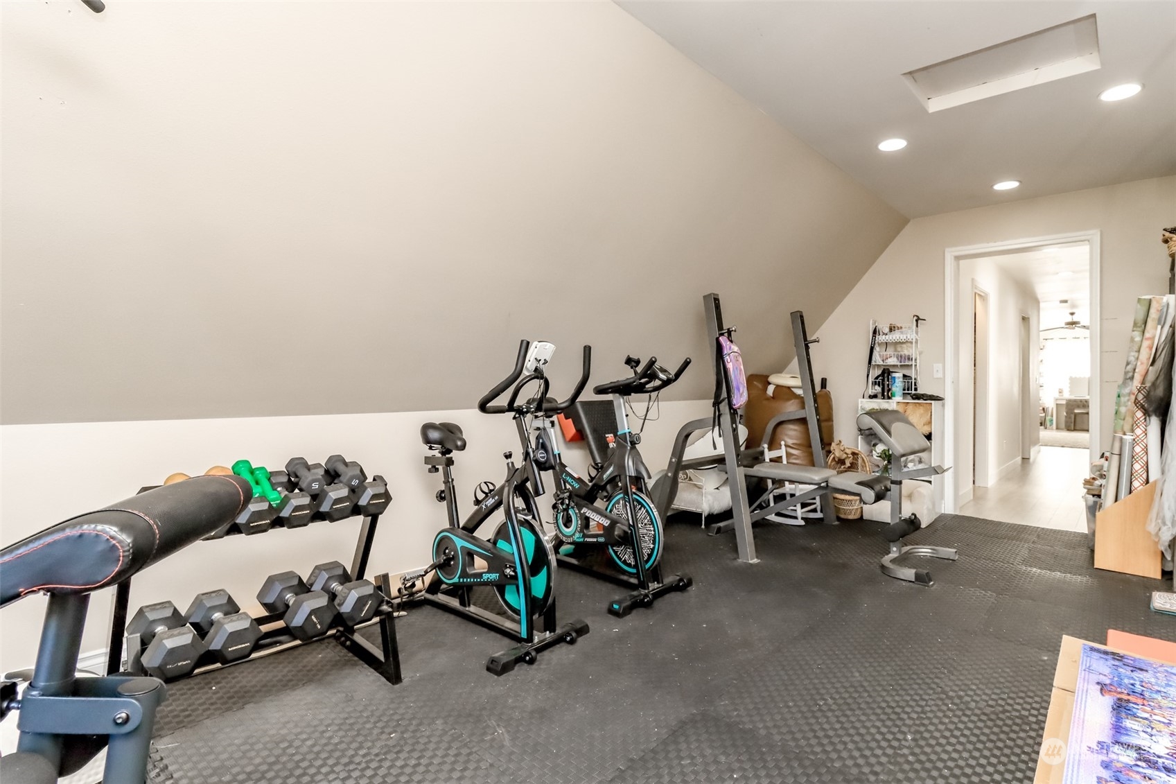 1355 McHugh Avenue Enumclaw, WA 98022 - Photo 30 of 35 a view of a room with gym equipment