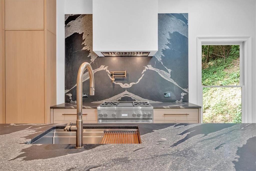 400 Old Ivy Road Northeast Atlanta, GA 30342 - Photo 32 of 114