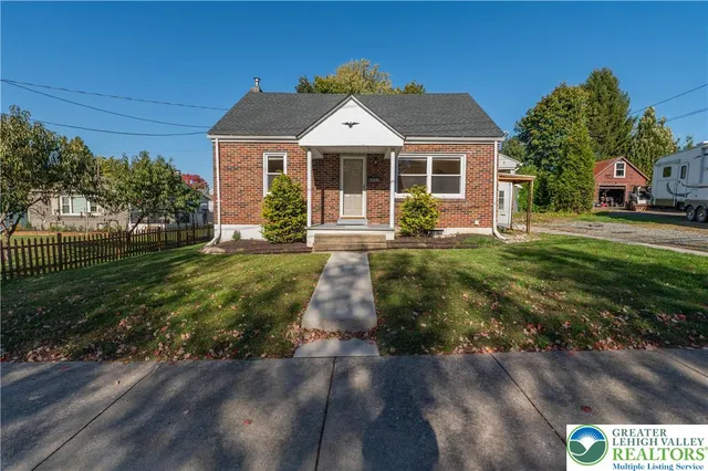 $1,950 | 137 Lee Street, Emmaus, PA 18049