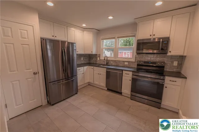 $1,950 | 137 Lee Street, Emmaus, PA 18049