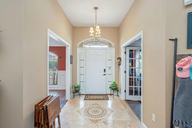 a view of an entryway with workspace