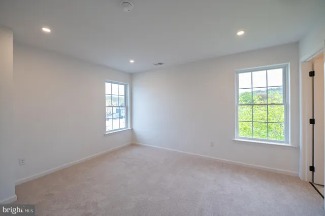 $2,250 | 560 Long Street, Unit 1, Emmaus, PA 18049