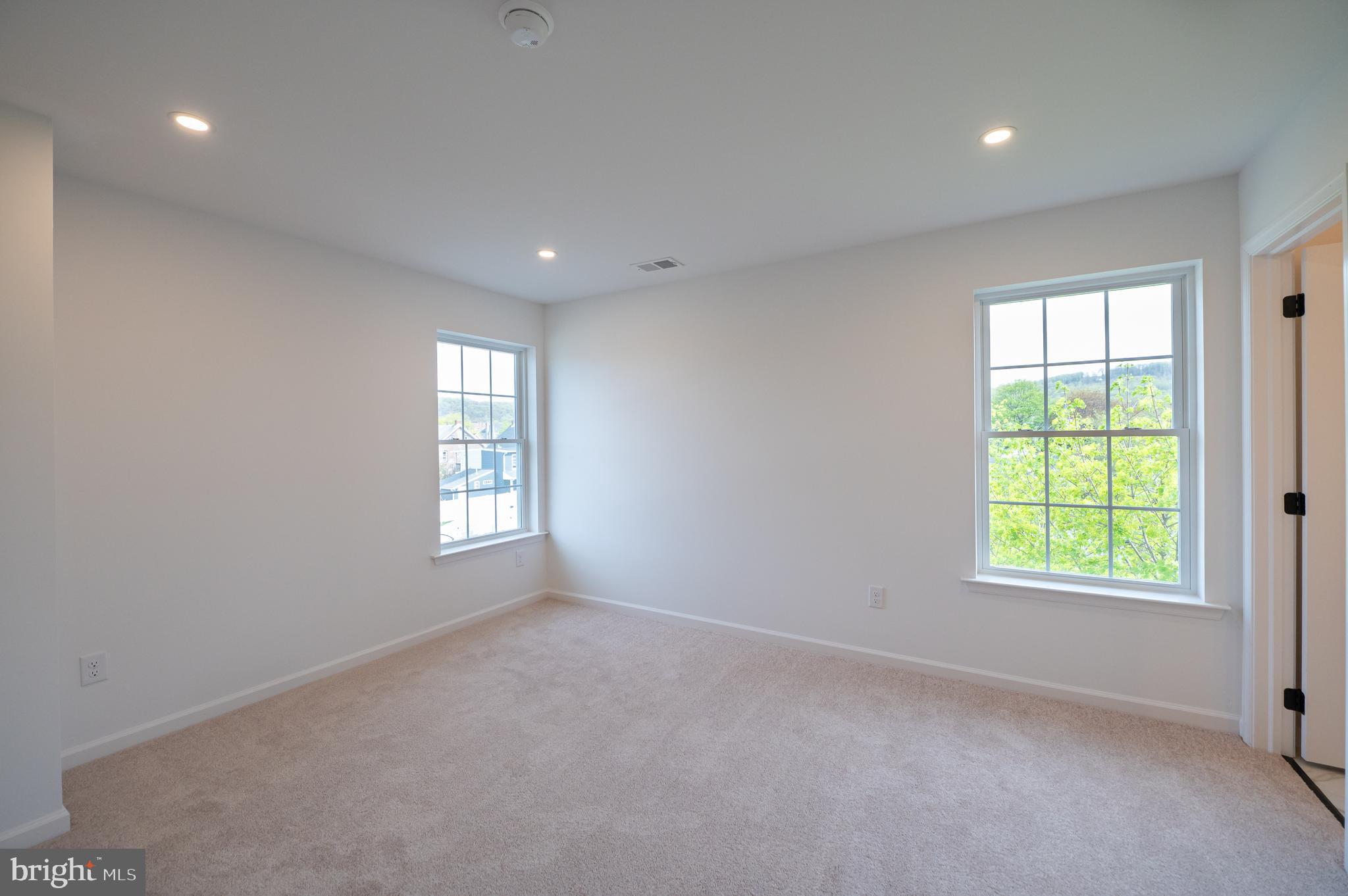 560 Long Street, Unit 1 Emmaus, PA 18049 - Photo 7 of 11