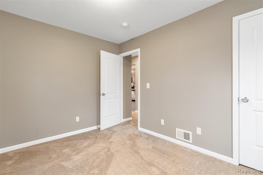 7586 Pelham Road Taylor, MI 48180 - Photo 30 of 46
