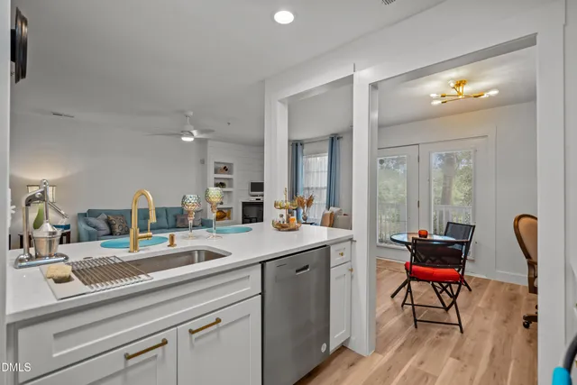 $300,000 | 805 March Court, Unit B, Wilmington, NC 28405