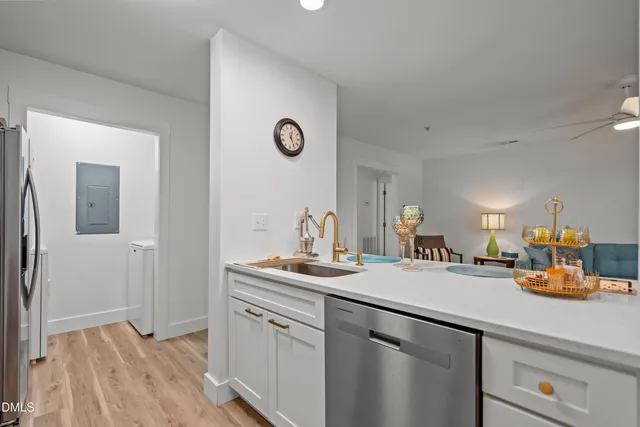 $300,000 | 805 March Court, Unit B, Wilmington, NC 28405