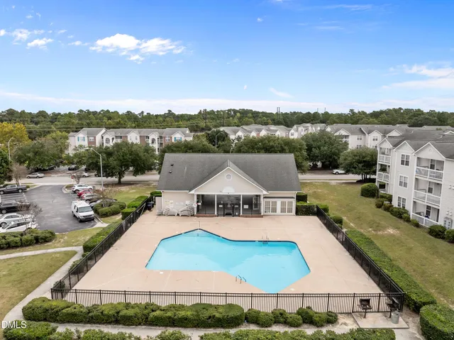 $300,000 | 805 March Court, Unit B, Wilmington, NC 28405