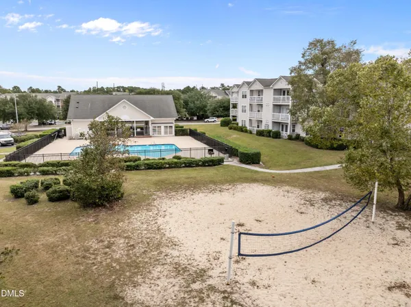 $300,000 | 805 March Court, Unit B, Wilmington, NC 28405