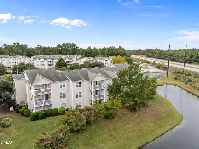 $300,000 | 805 March Court, Unit B, Wilmington, NC 28405