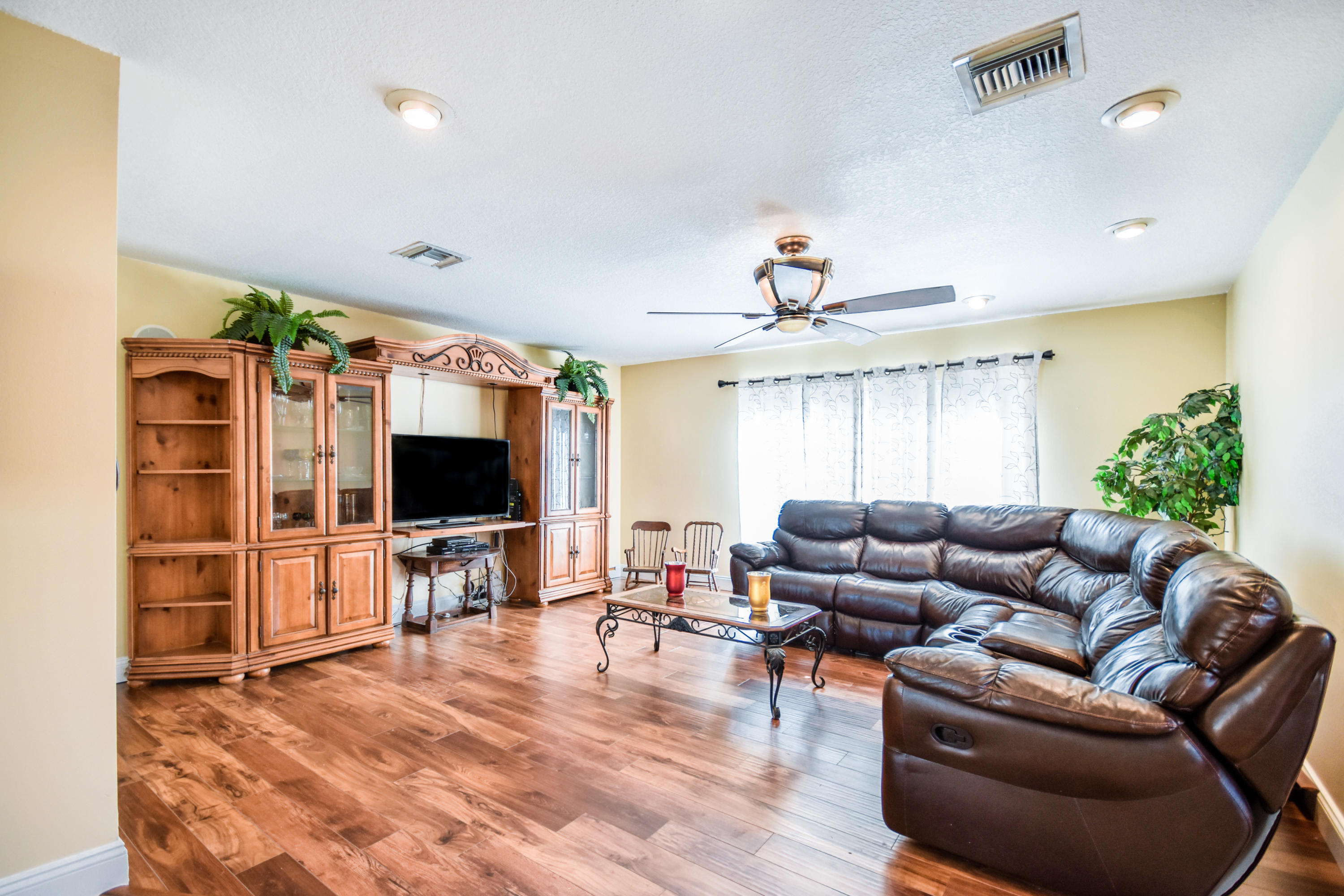 8936 Southwest 9th Street Boca Raton, FL 33433 - Photo 3 of 16 Family Room