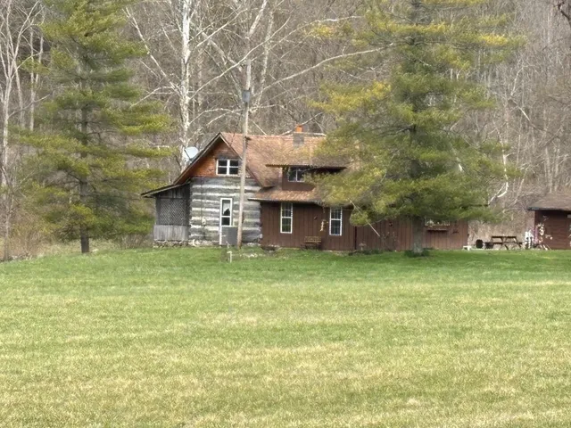 $699,900 | 6033 Siemon Road, Brookville, IN 47012