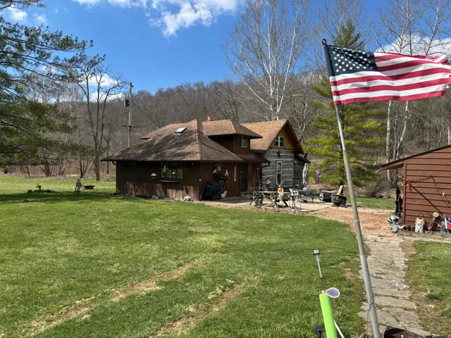 $699,900 | 6033 Siemon Road, Brookville, IN 47012