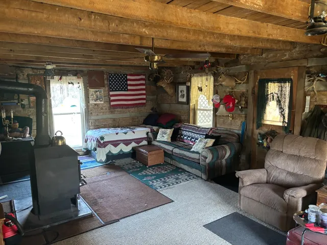 $699,900 | 6033 Siemon Road, Brookville, IN 47012