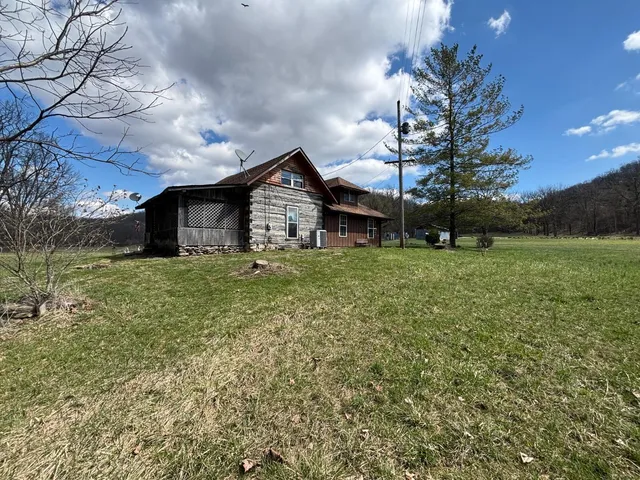 $699,900 | 6033 Siemon Road, Brookville, IN 47012