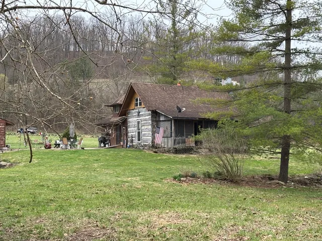 $699,900 | 6033 Siemon Road, Brookville, IN 47012