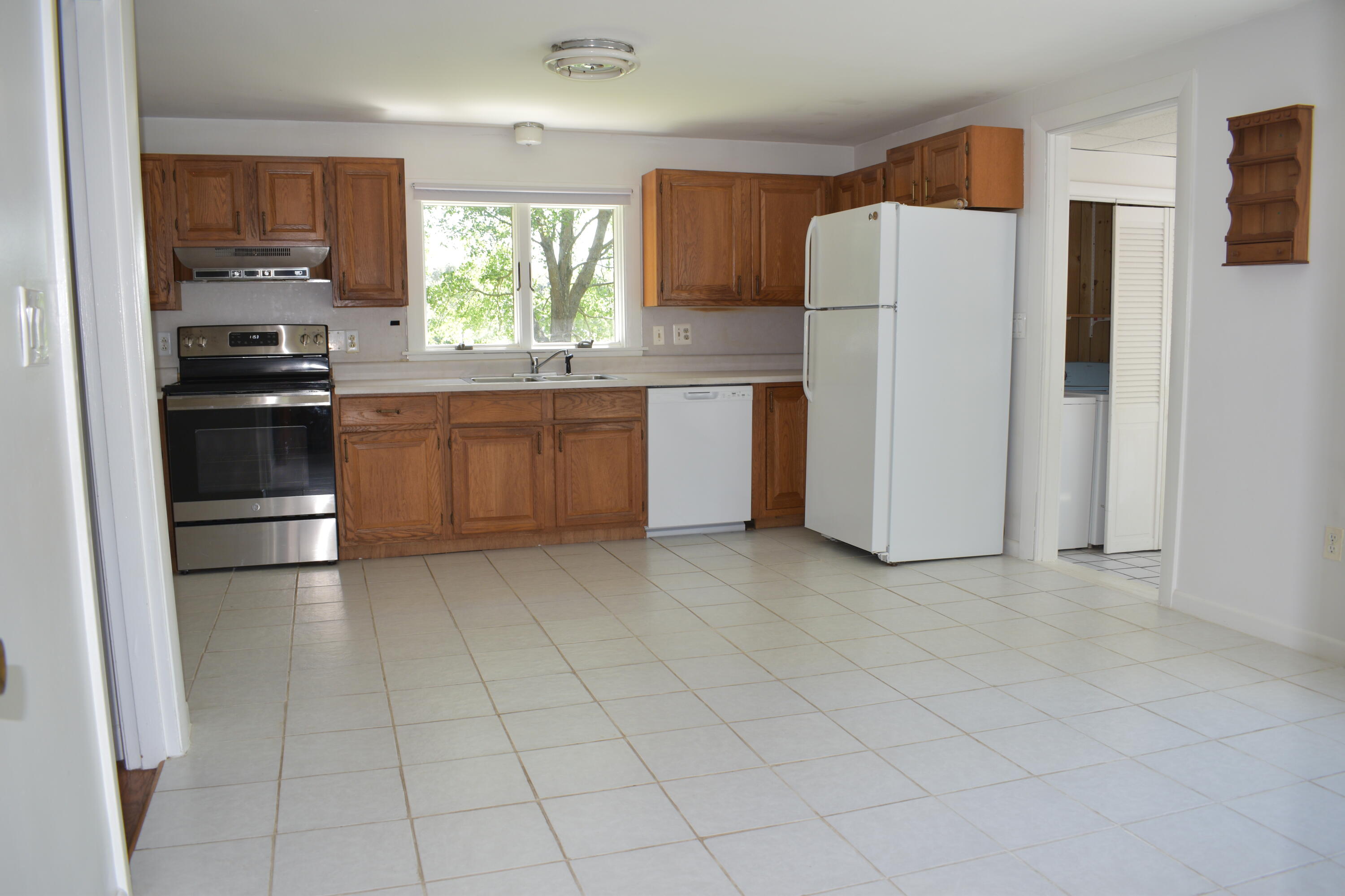 82 Farnham Street Portland, ME 04103 - Photo 11 of 25 MOB_2237