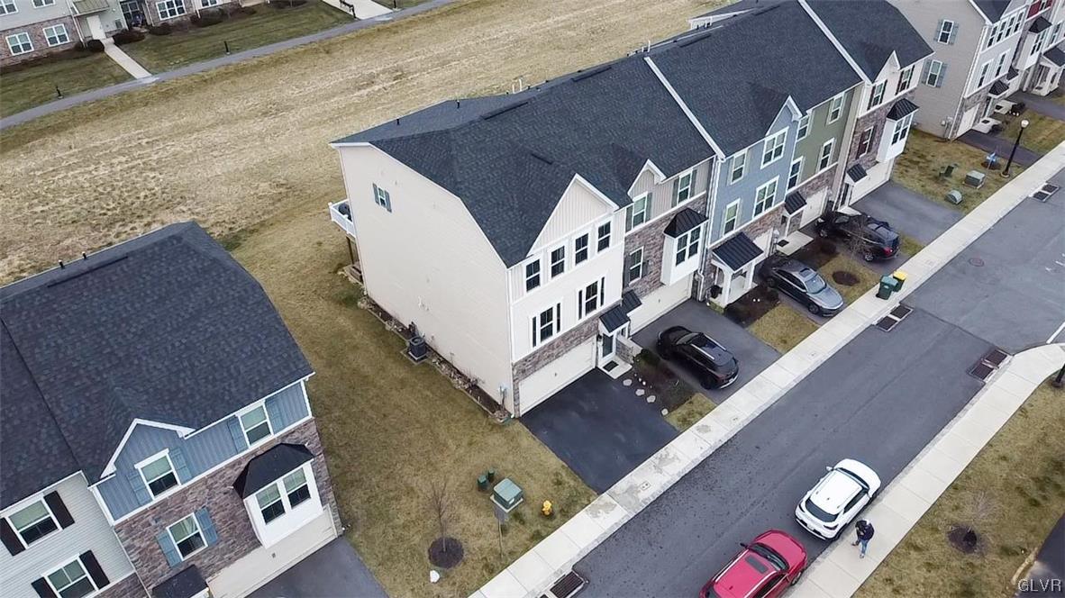 2340 Raya Way Easton, PA 18045 - Photo 3 of 39 Gallery Image 3