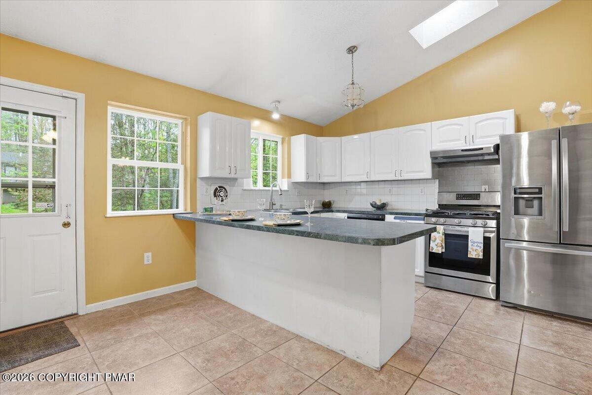 349 Bumble Bee Pass Cresco, PA 18326 - Photo 3 of 31 Kitchen- stainless appliances