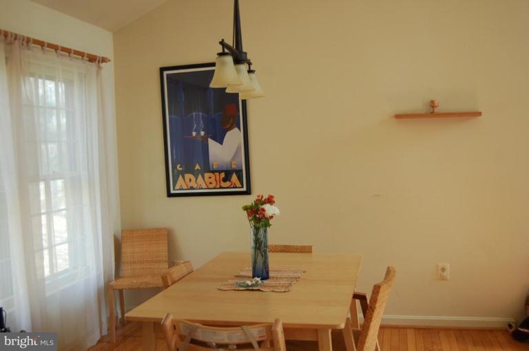 8186 Cliffview Avenue Springfield, VA 22153 - Photo 18 of 23 Dining Area