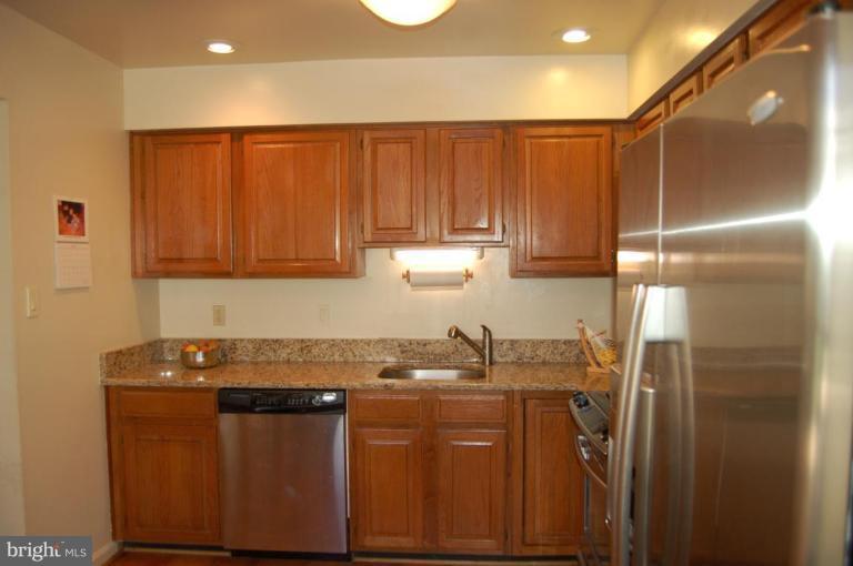 8186 Cliffview Avenue Springfield, VA 22153 - Photo 20 of 23 Kitchen #2