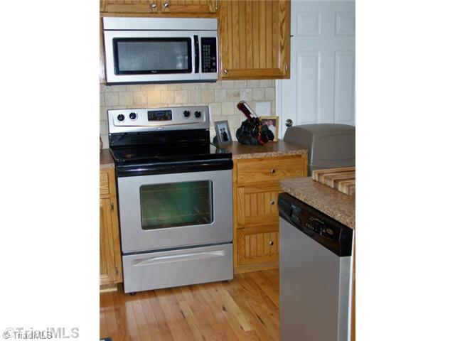 389 Cornatzer Road Mocksville, NC 27028 - Photo 5 of 13 Kitchen.