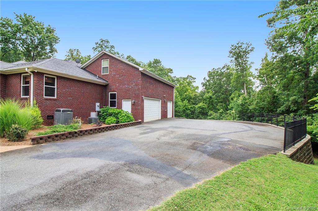 5455 Lake Wylie Road Clover, SC 29710 - Photo 3 of 32 Gallery Image 3