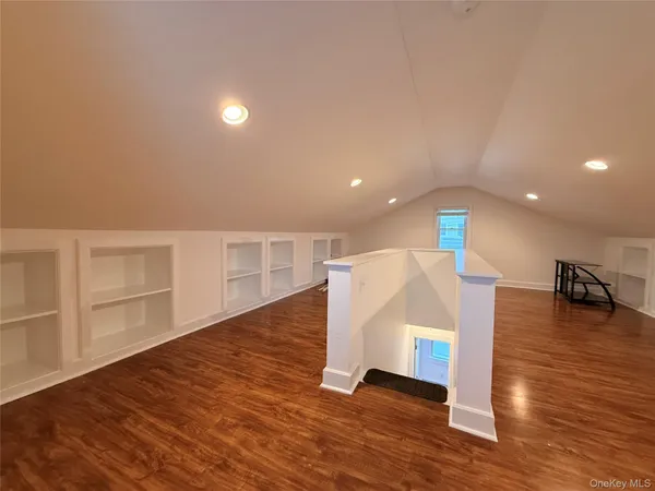 $1,895 | 35 East Avenue, Unit 2, Middletown, NY 10940