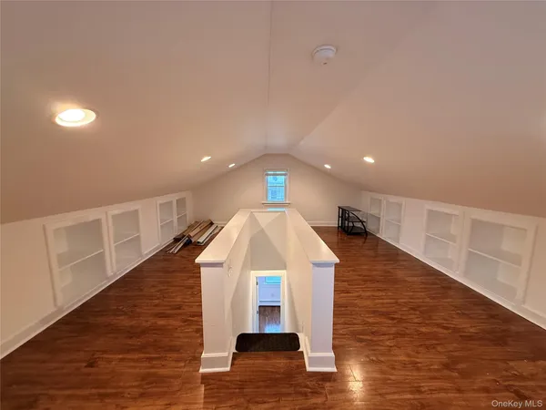 $1,895 | 35 East Avenue, Unit 2, Middletown, NY 10940