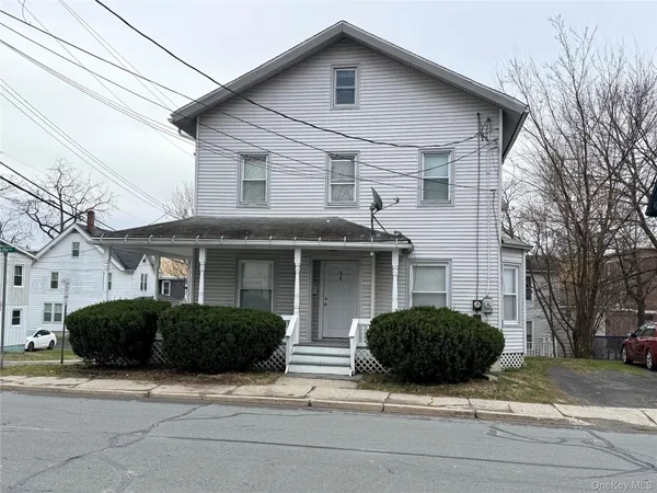 $1,895 | 35 East Avenue, Unit 2, Middletown, NY 10940