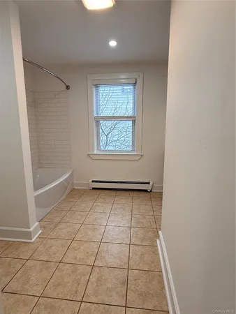 $1,850 | 35 East Avenue, Unit 2, Middletown, NY 10940