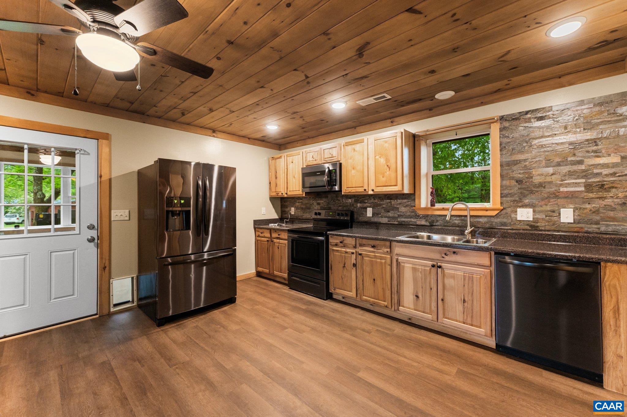 1507 Hewitt Road Swoope, VA 24479 - Photo 11 of 33