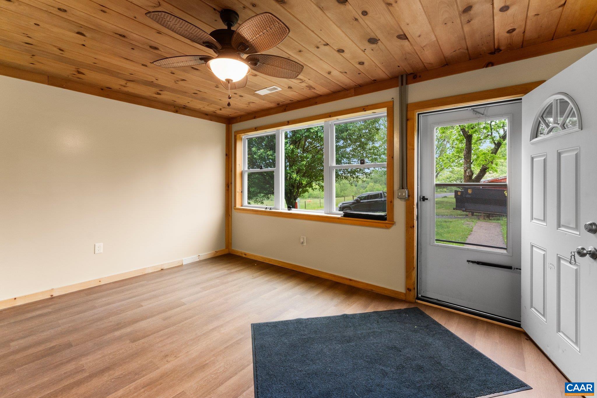 1507 Hewitt Road Swoope, VA 24479 - Photo 5 of 33