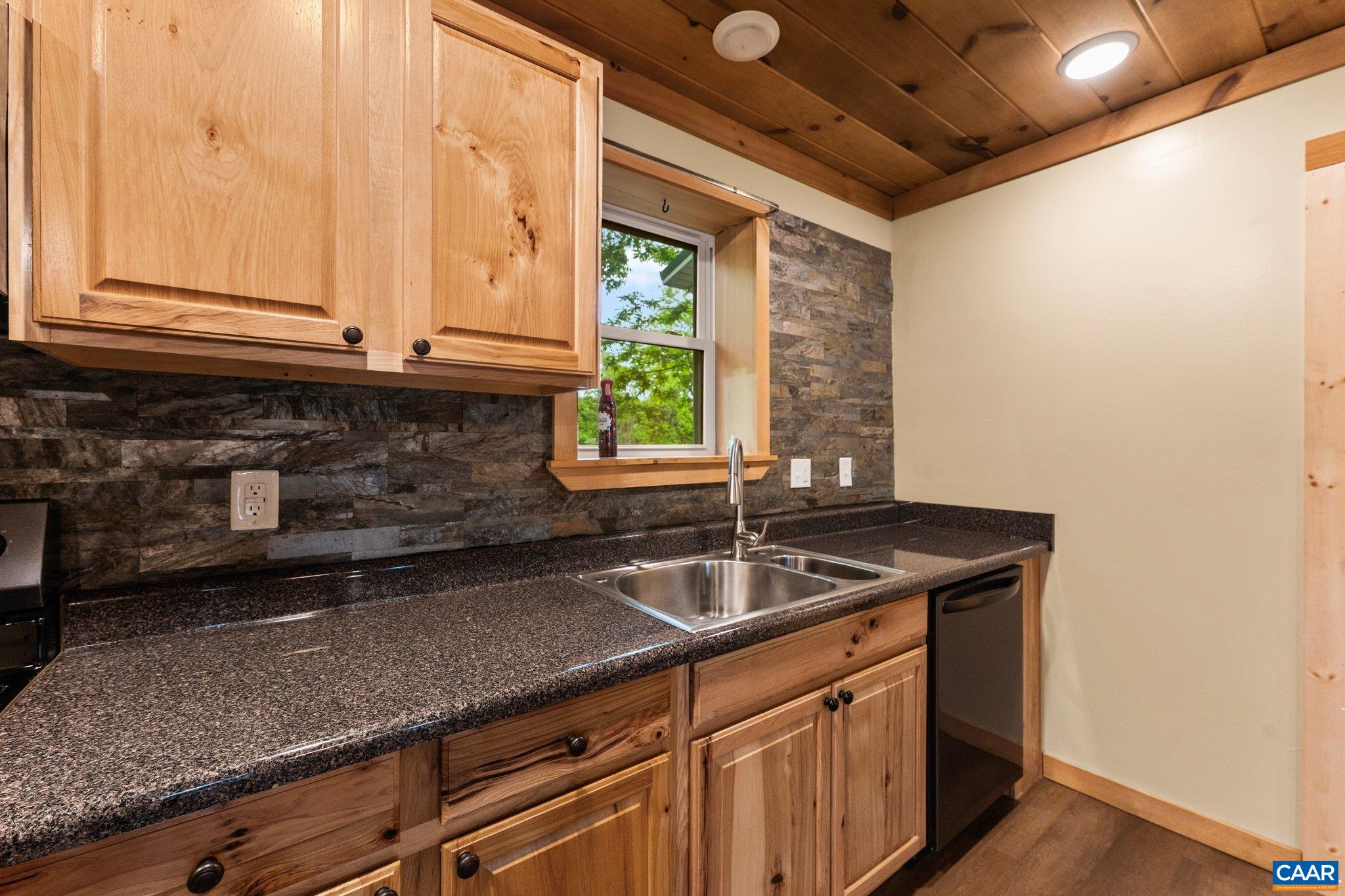 1507 Hewitt Road Swoope, VA 24479 - Photo 10 of 33