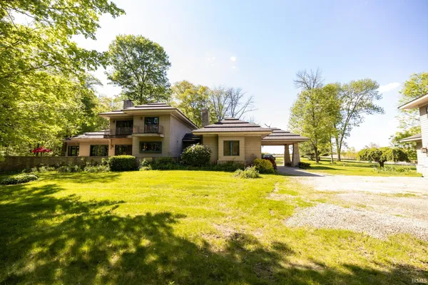 $660,000 | 1223 North Harbour Pointe Drive, Peru, IN 46970