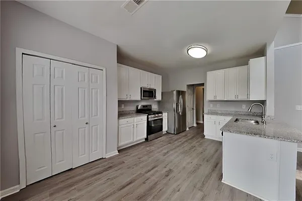 $2,400 | 1675 Huntcrest Park Southwest, Mableton, GA 30126