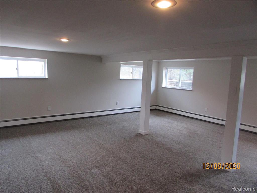 2101 Howe Road Burton, MI 48519 - Photo 27 of 38