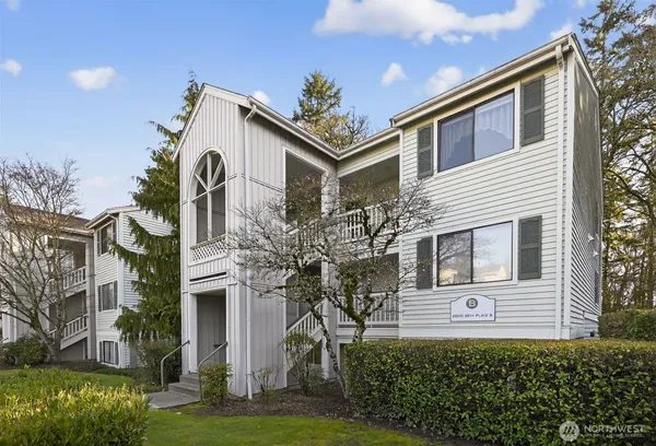 $260,000 | 25131 98th Place South, Unit B110, Kent, WA 98030