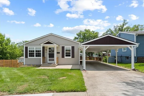 $209,900 | 307 East 3 Drive South, Independence, MO 64050