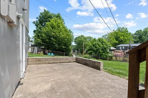 $209,900 | 307 East 3 Drive South, Independence, MO 64050