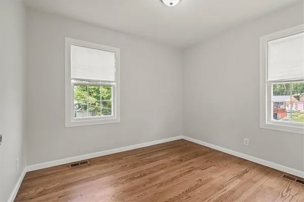 $209,900 | 307 East 3 Drive South, Independence, MO 64050